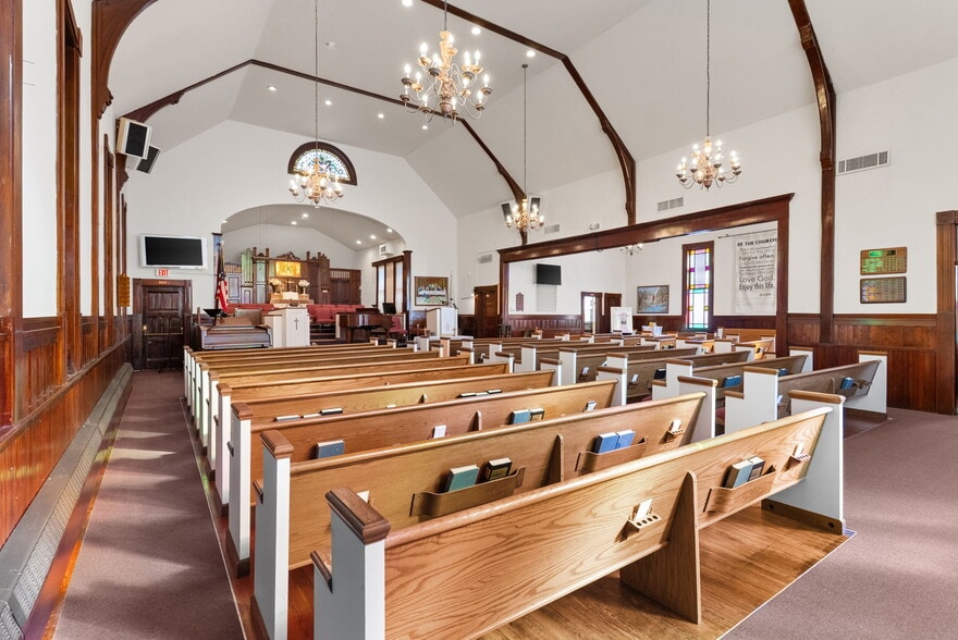 More Photos Of 201 W University Ave, Orange City Religious Facility For Sale