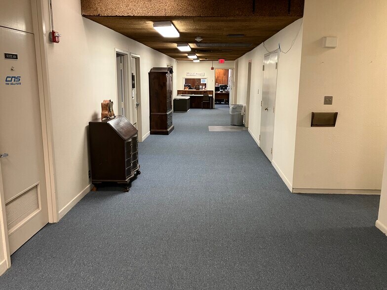 Primary Photo Of 2630 E Lamar Blvd, Arlington Office For Lease