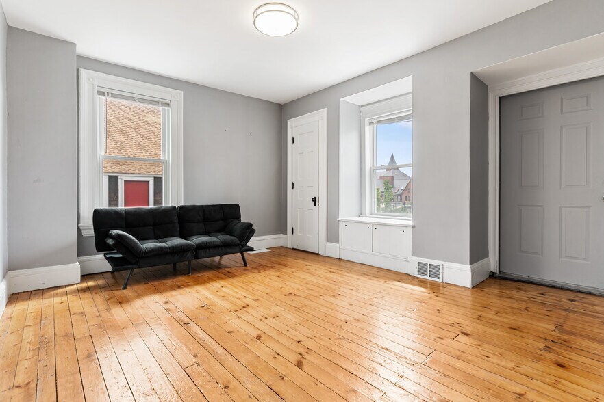 More Photos Of 285 Congress St, Bridgeport Office For Sale