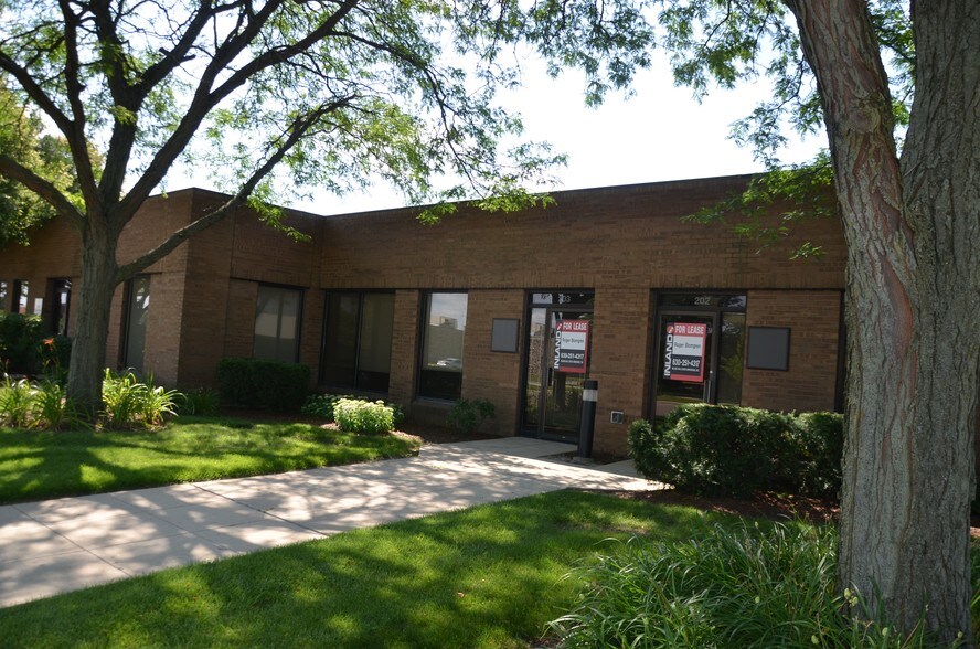 More Photos Of 4255 Westbrook Dr, Aurora Medical For Lease