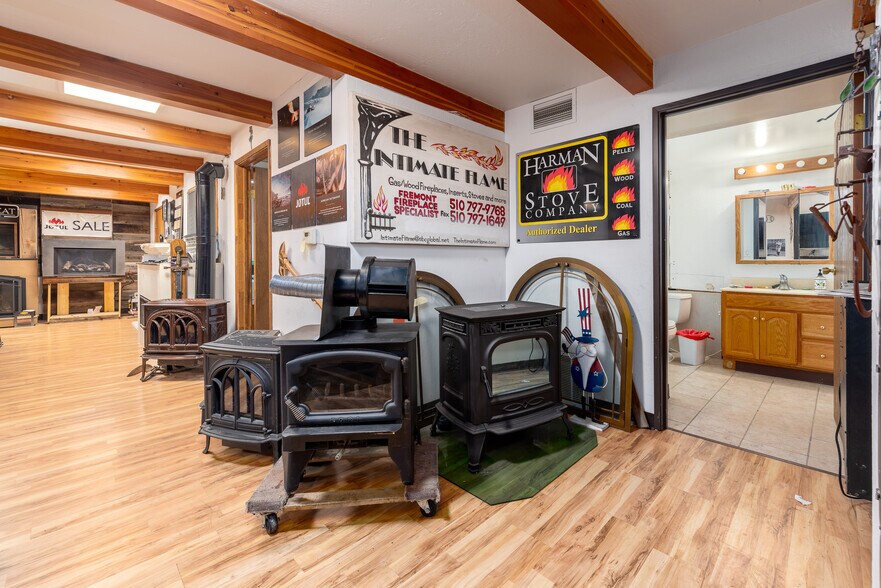 More Photos Of 4450 Enterprise St, Fremont Manufacturing For Sale