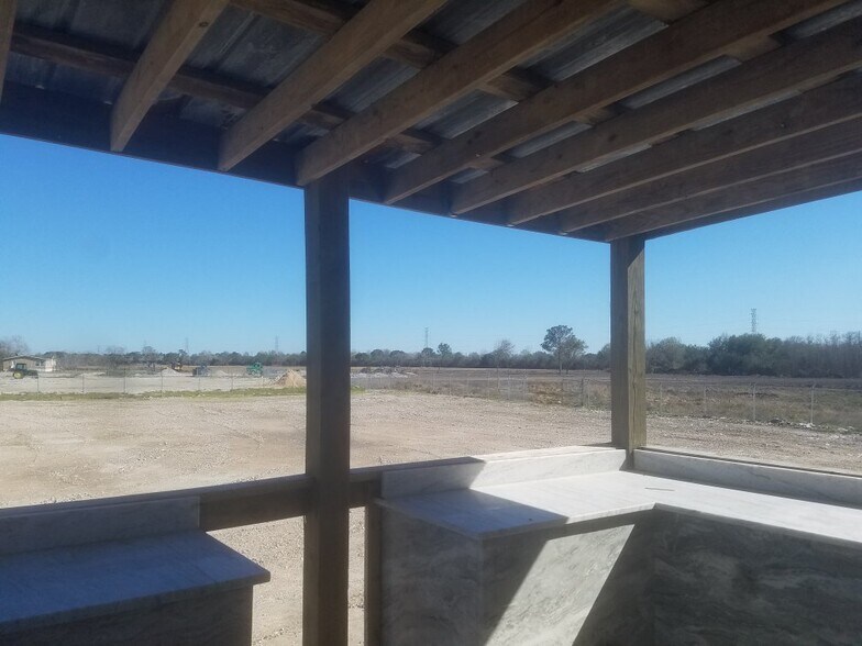 More Photos Of 23218 W Highway 6, Alvin Land For Lease