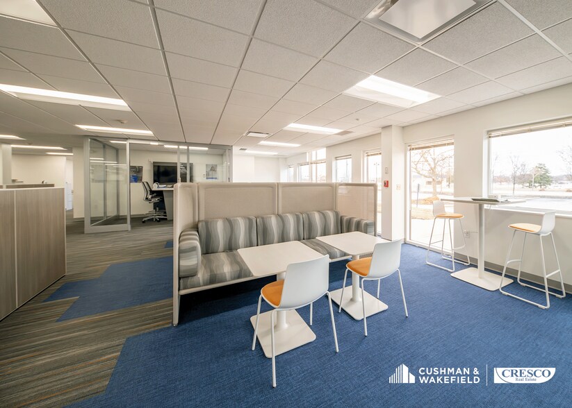 More Photos Of 25111-25175 Country Club Blvd, North Olmsted Office For Lease