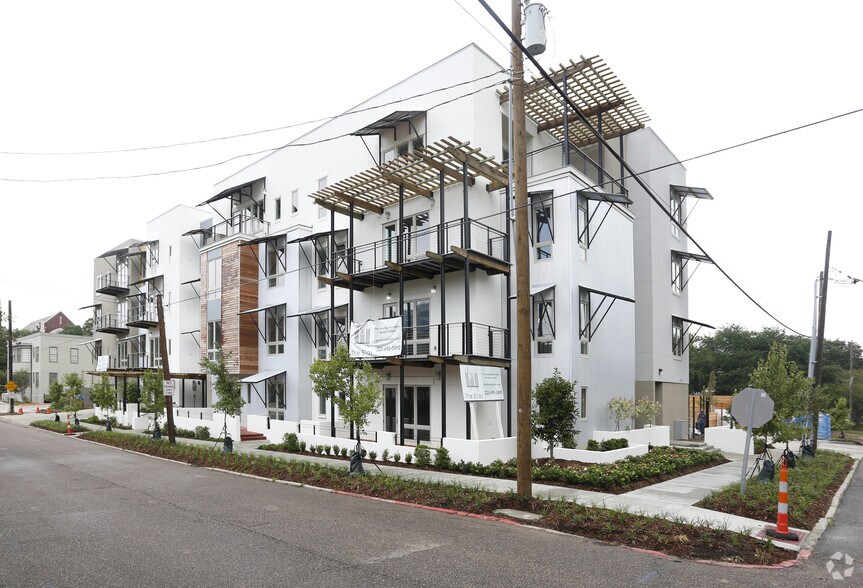 More Photos Of 141 Napoleon St, Baton Rouge Multifamily For Sale