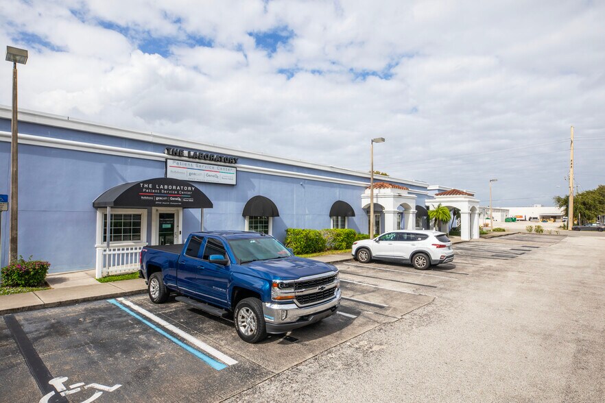 More Photos Of 27 E Hibiscus Blvd, Melbourne Medical For Sale