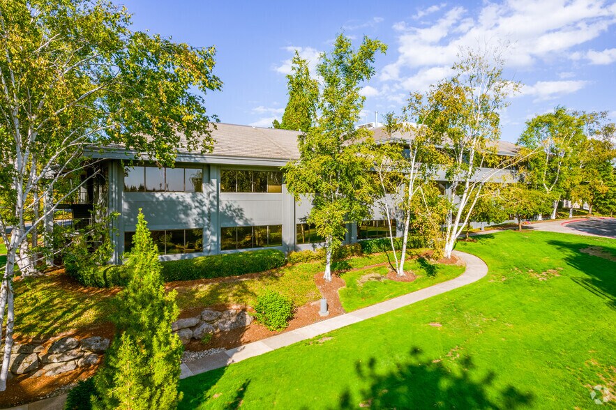 More Photos Of 4949 Meadows Rd, Lake Oswego Unknown For Sale