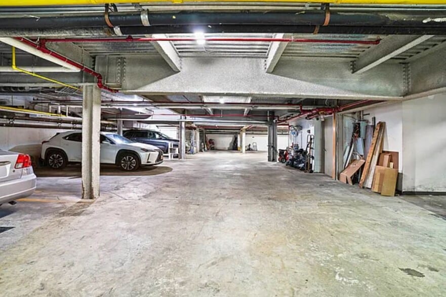 More Photos Of 11882 Metropolitan Ave, Kew Gardens Apartments For Lease