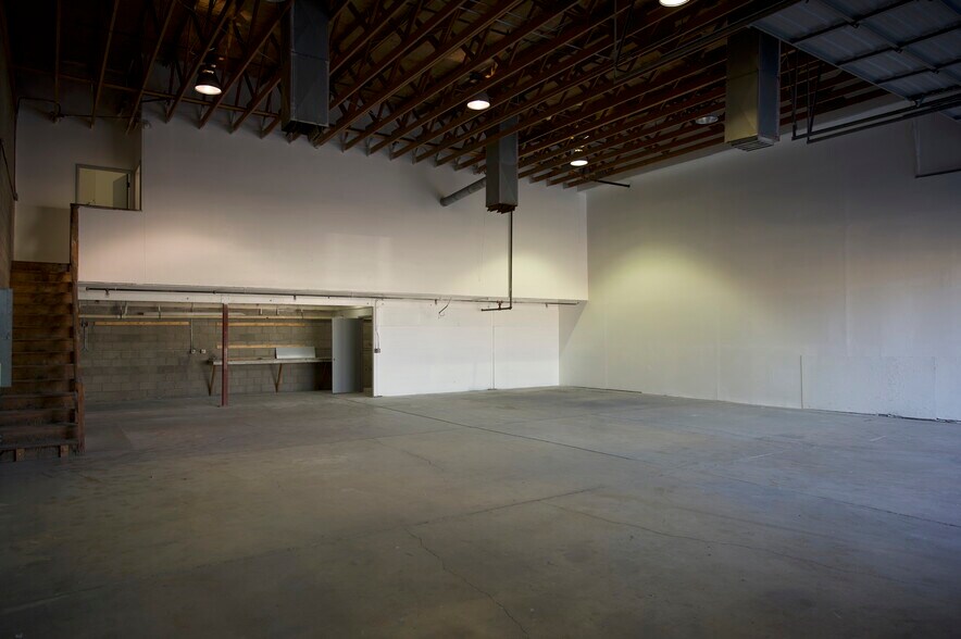 More Photos Of 1641 Industrial Blvd, Lake Havasu City Industrial For Lease