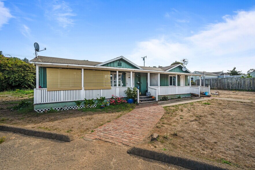 More Photos Of 18781 N Highway 1, Fort Bragg Flex For Sale