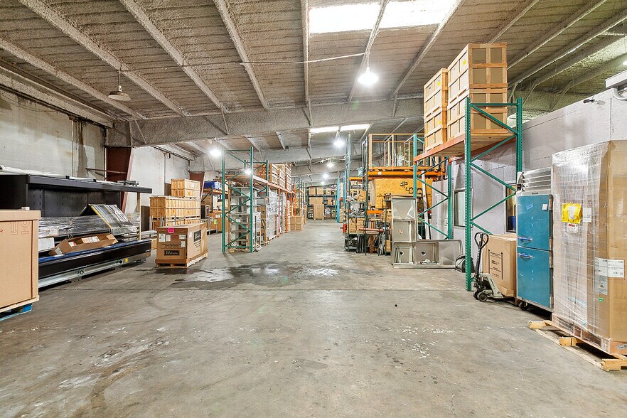 More Photos Of 234 Harbor Cir, New Orleans Warehouse For Sale