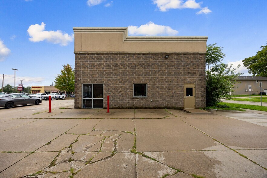 More Photos Of , Iowa City General Retail For Sale