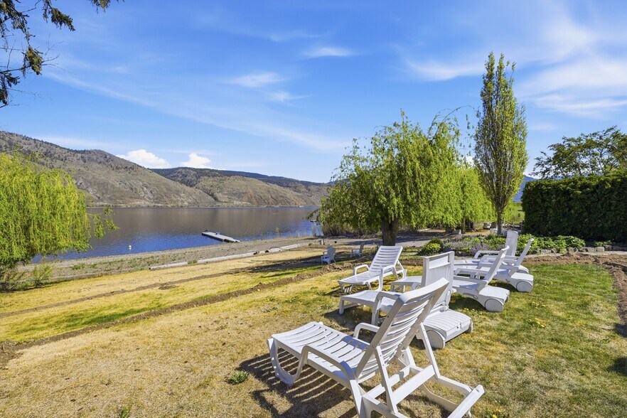 More Photos Of 7001 Savona Access Rd, Thompson-Nicola Hotel For Sale