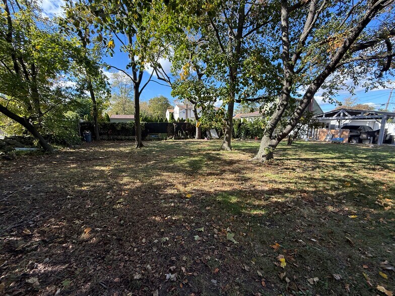 More Photos Of 967 Sunrise Hwy, West Babylon Land For Sale