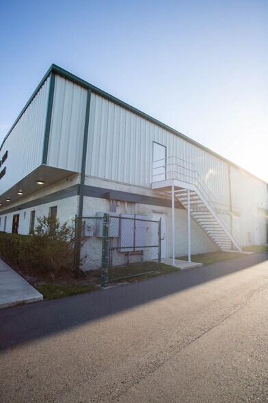 More Photos Of 1205 Crown Park Cir, Winter Garden Warehouse For Sale
