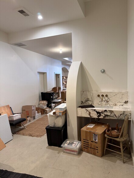 More Photos Of 1857 W Chicago Ave, Chicago General Retail For Sale