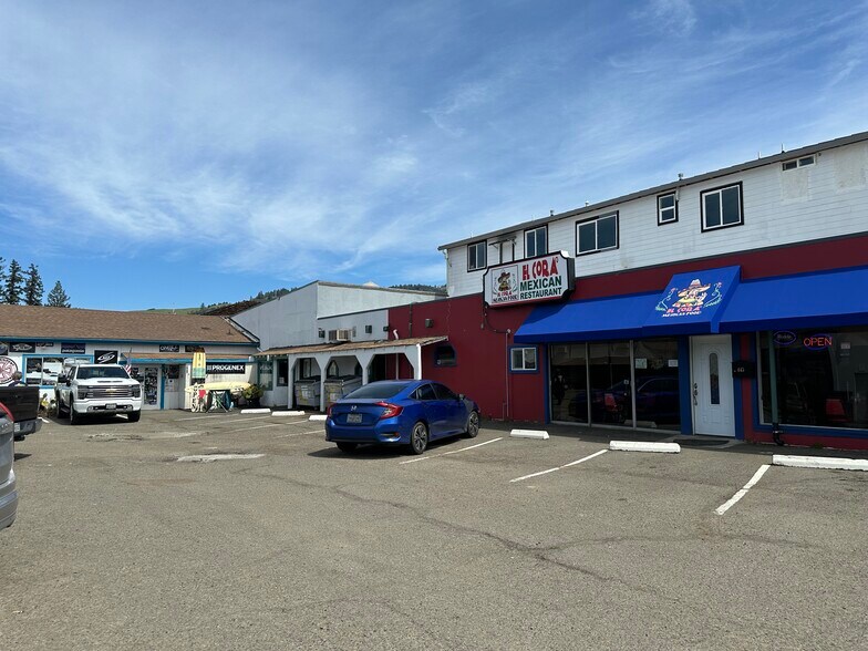 More Photos Of 722 Locust St, Garberville Storefront Retail Residential For Sale