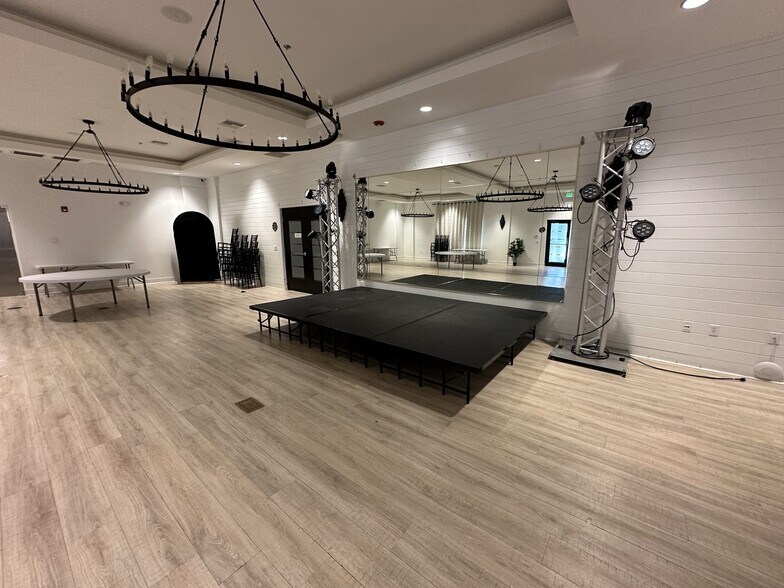 More Photos Of 116 Kenny Blvd, Haines City Loft Creative Space For Sale