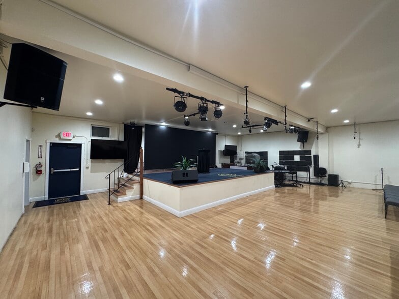 More Photos Of 2618 San Pablo Ave, Berkeley Freestanding For Lease