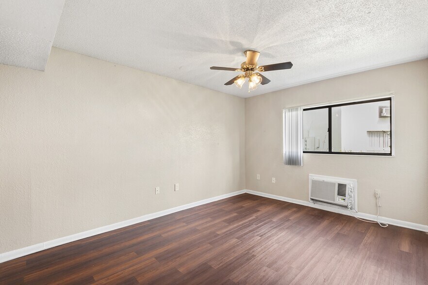 More Photos Of 1250 E 113th Ave, Tampa Apartments For Sale