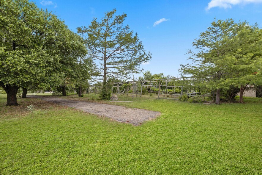 More Photos Of 3220 Farm-To-Market 2086, Temple Distribution For Lease