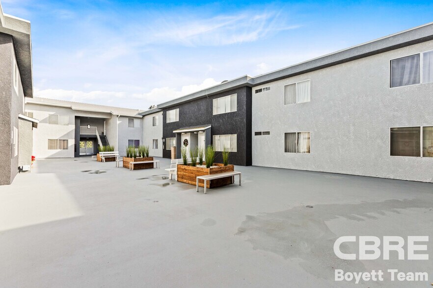 More Photos Of 6643 Haskell Ave, Van Nuys Apartments For Sale