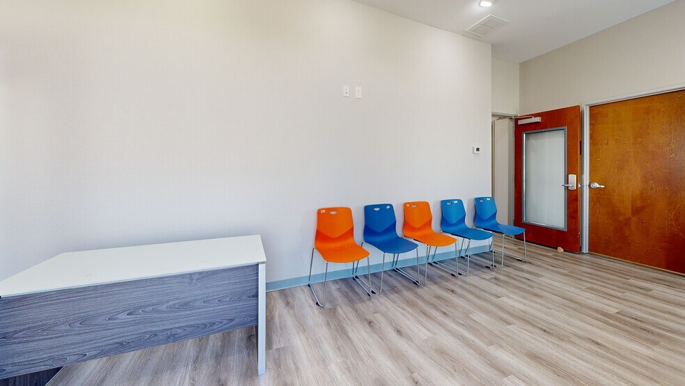 Primary Photo Of 918 E Pleasant Run Rd, Cedar Hill Medical For Lease