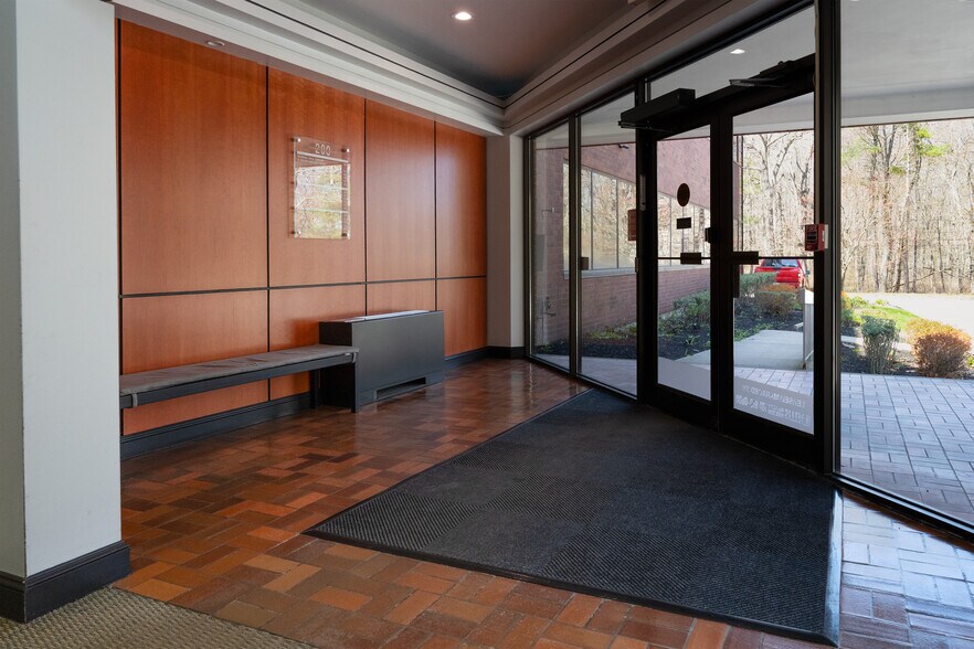 More Photos Of 200 Cordwainer Dr, Norwell Office For Lease