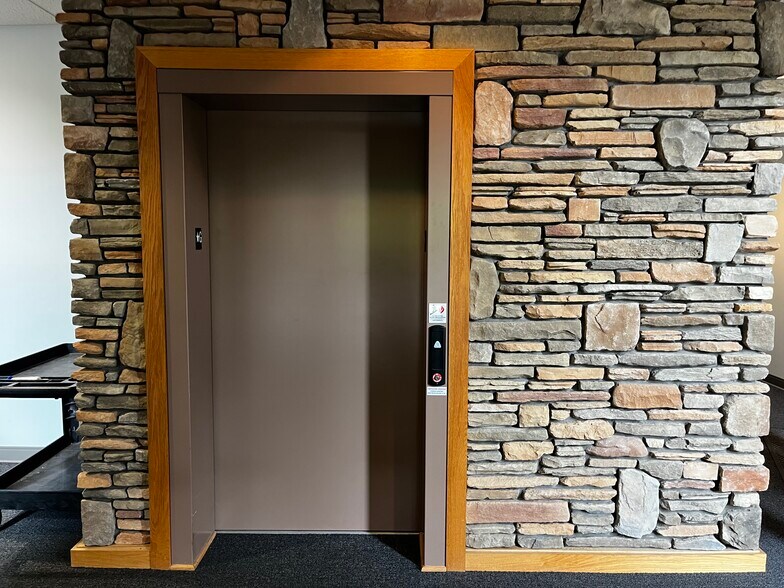 More Photos Of 220 Megawatt Ln, Greensburg Office For Sale