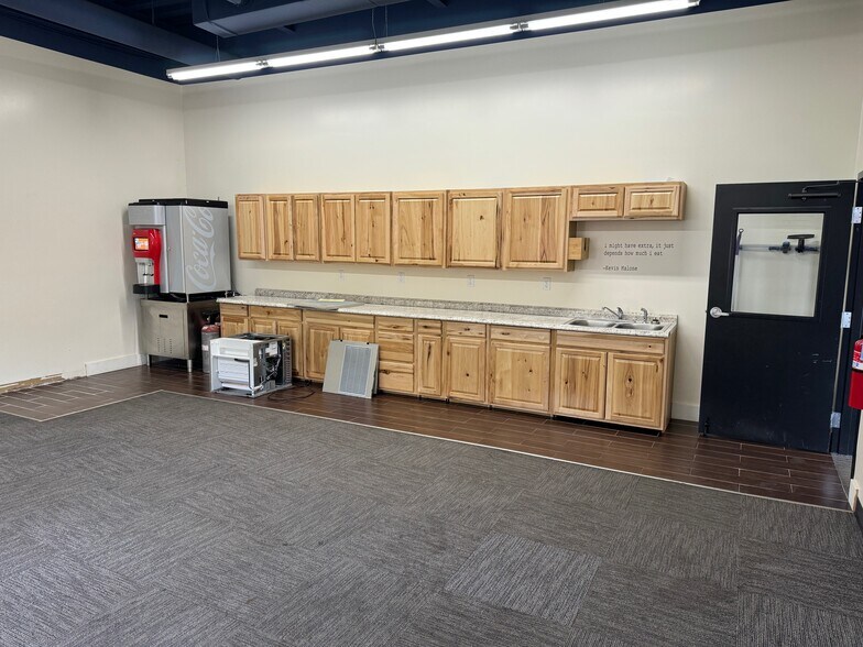 More Photos Of 517 W 100 N, Providence Loft Creative Space For Sale