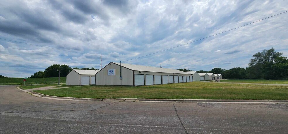 More Photos Of 301 E Rezin Ave, Albert Lea Self Storage For Sale