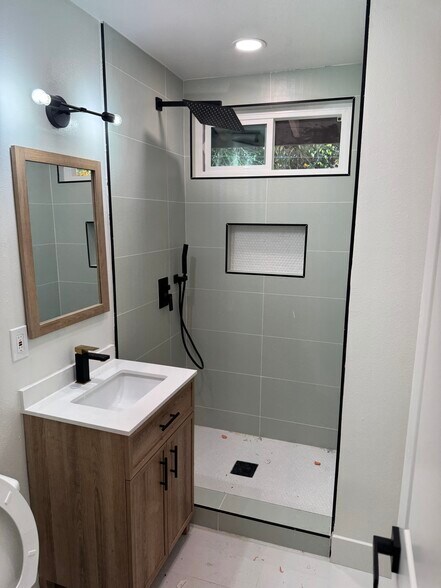 More Photos Of 244-246 W Avenida Palizada, San Clemente Apartments For Sale