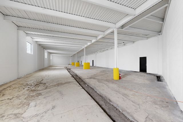 More Photos Of 20530 Hoover Rd, Detroit Warehouse For Lease