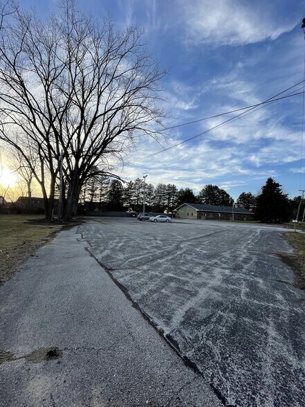 More Photos Of 1440 Waterville Monclova Rd, Waterville Office For Lease