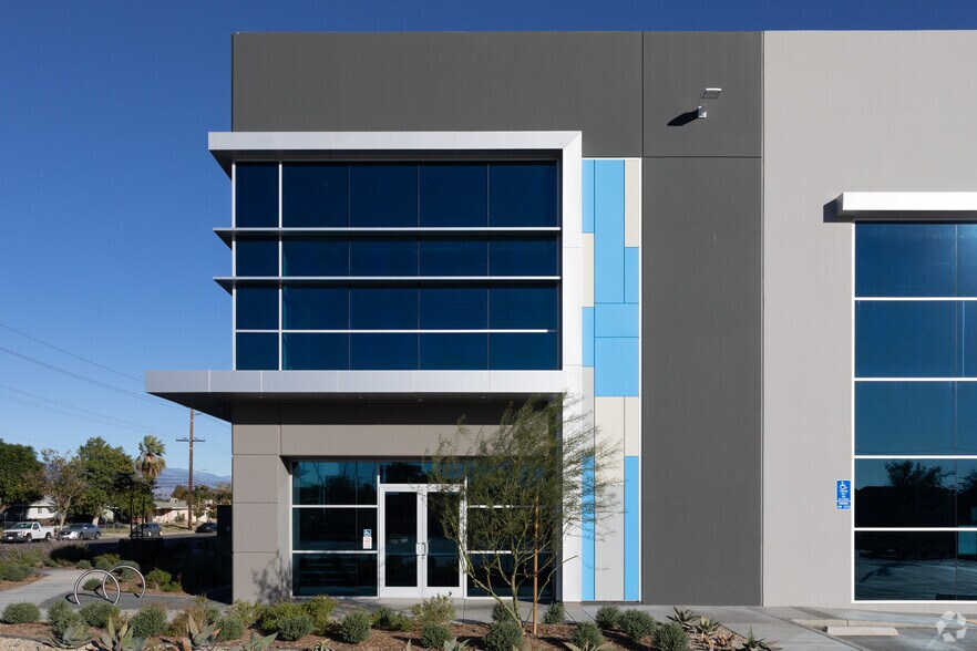 More Photos Of 455 W San Bernardino Ave, Rialto Warehouse For Sale
