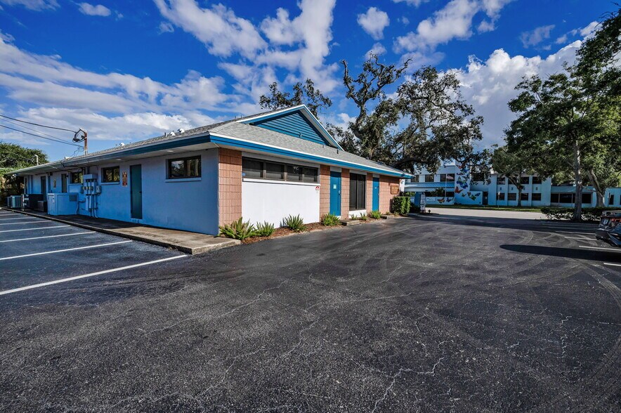 More Photos Of 4021 Central Ave, Saint Petersburg Medical For Lease