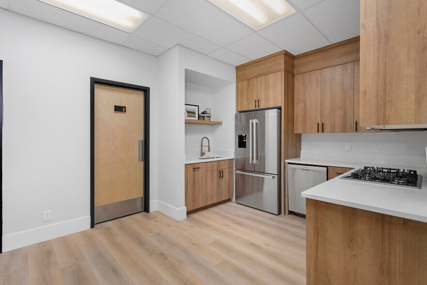 More Photos Of 2811 E Evergreen Blvd, Vancouver Office For Lease