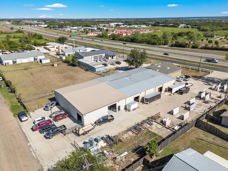 More Photos Of 6175 N State Highway 6, Woodway Warehouse For Lease