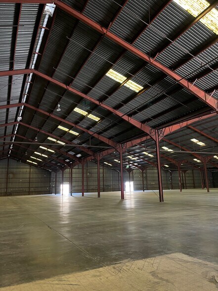 More Photos Of 25750 Springbrook Ave, Santa Clarita Warehouse For Lease
