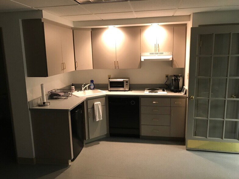 More Photos Of 3045 NW Campus Dr, Estacada Warehouse For Sale