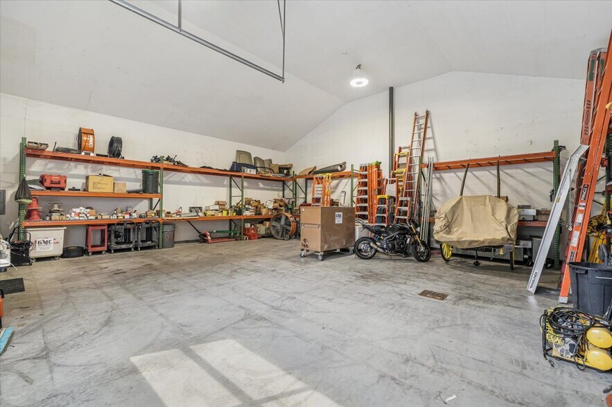 More Photos Of 363 S Middletown Rd, Nanuet Flex For Sale