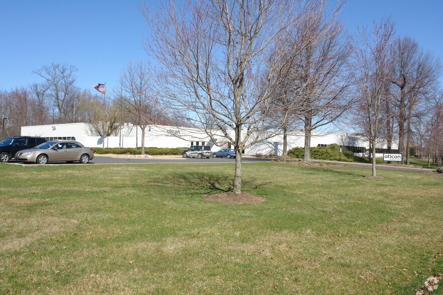 Primary Photo Of 2501 Cottontail Ln, Somerset Office For Sale