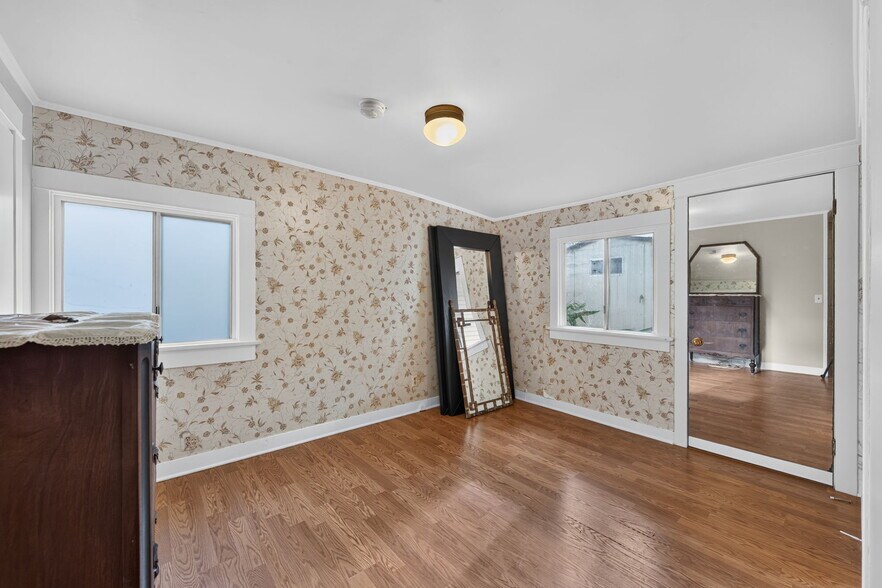 More Photos Of 119 S Adams St, Glendale Multifamily For Sale