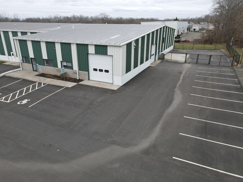 More Photos Of 6 Sycamore Way, Branford Warehouse For Lease