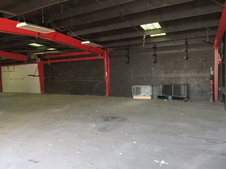 More Photos Of 26035 Baseline, San Bernardino Freestanding For Lease