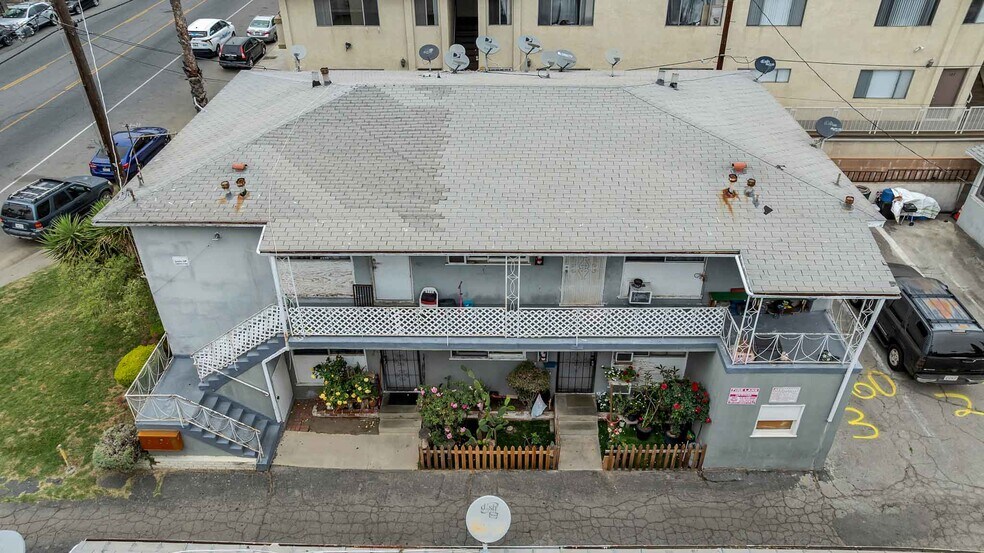 More Photos Of 6860-6870 Hazeltine Ave, Van Nuys Apartments For Sale