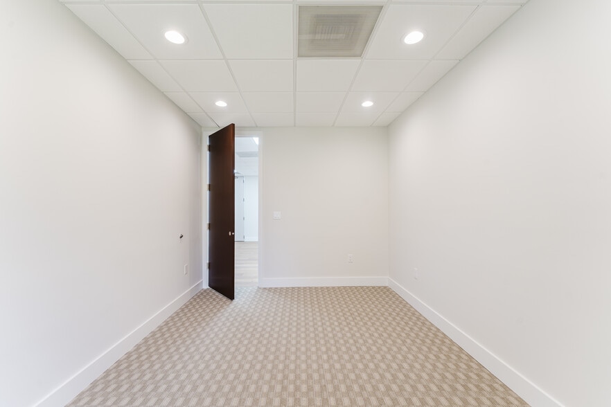 More Photos Of 399 W Palmetto Park Rd, Boca Raton Office For Lease