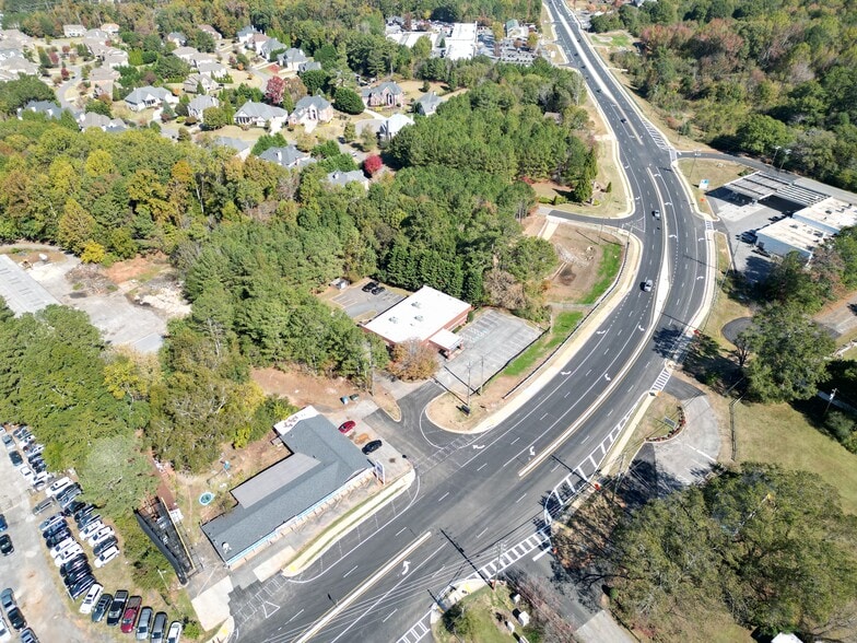 More Photos Of 6460 Atlanta Hwy, Alpharetta Veterinarian Kennel For Lease