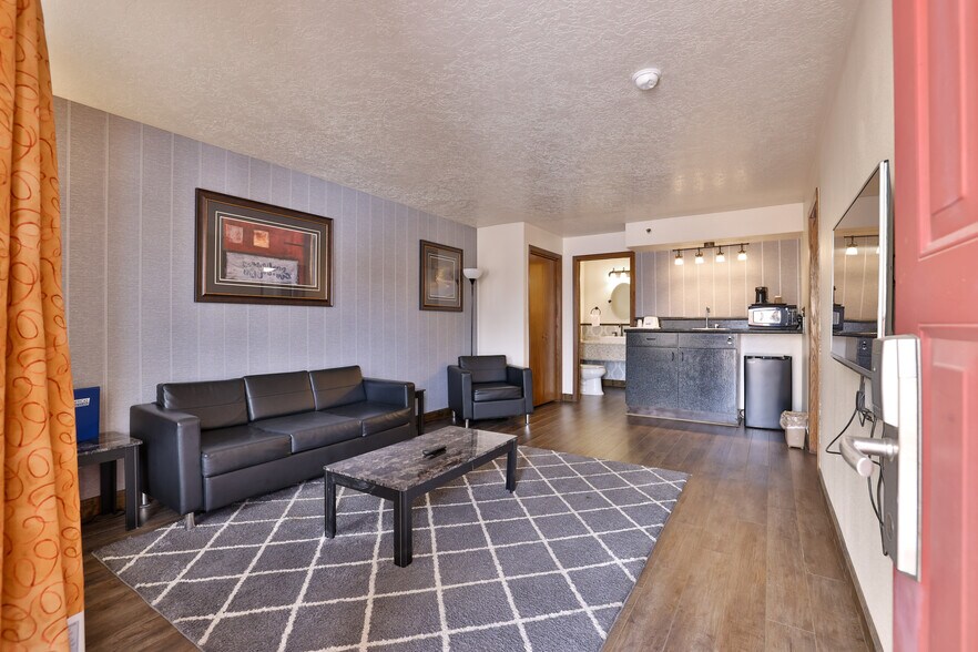 More Photos Of 4333 E Mulberry St, Fort Collins Hotel For Sale