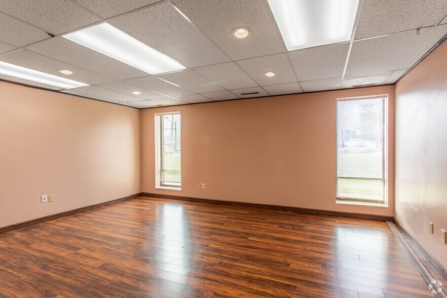 More Photos Of 5300 E Main St, Whitehall Unknown For Lease