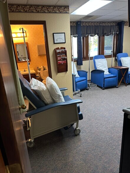 More Photos Of 4333 W Saint Joseph Hwy, Lansing Medical For Lease